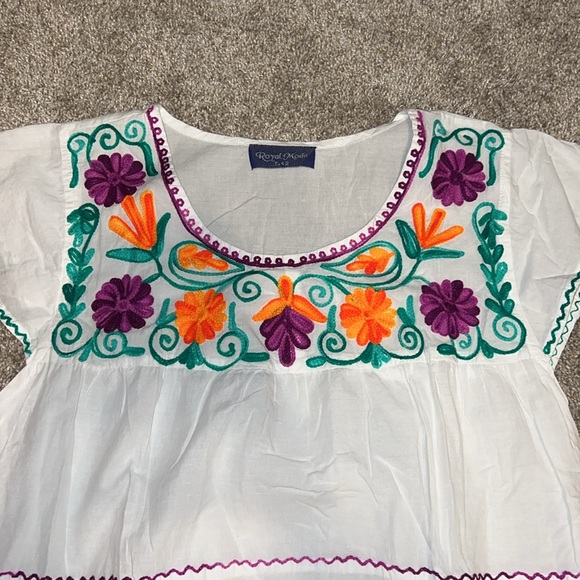 MODA ROYAL EMBROIDERED BLOUSE WITH TEIRS SIZE M-L? - Picture 4 of 6